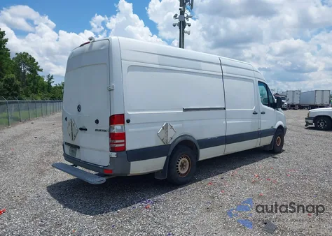 2011 Mercedes-Benz Sprinter 2500 High Roof из США, поврежденный, VIN WD3PE8CB8B5592596